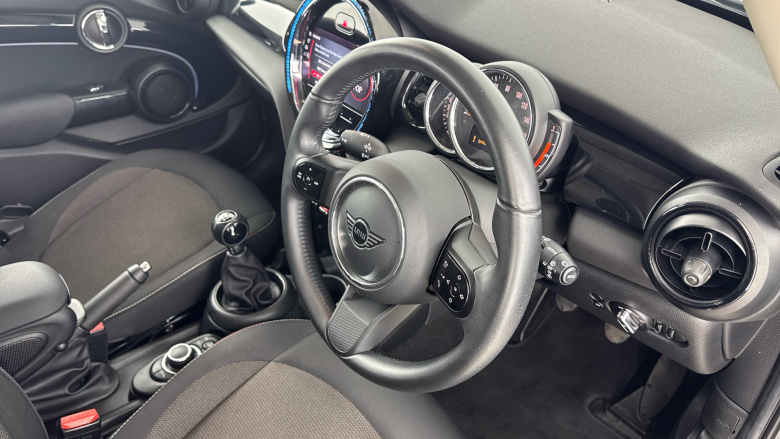 MINI Hatchback 1.5 Cooper Classic 5dr Petrol Hatchback